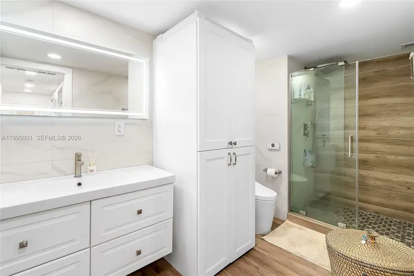 $3,000 | 600 Three Islands Boulevard, Unit 604, Hallandale Beach, FL 33009