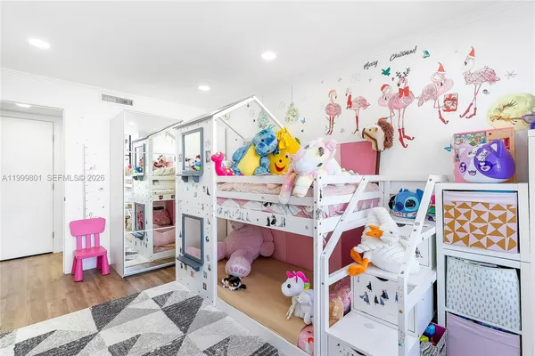 $3,000 | 600 Three Islands Boulevard, Unit 604, Hallandale Beach, FL 33009