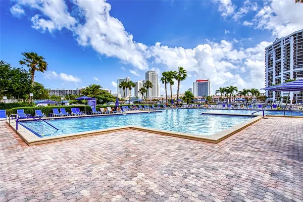 $3,000 | 600 Three Islands Boulevard, Unit 604, Hallandale Beach, FL 33009