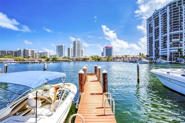 $3,000 | 600 Three Islands Boulevard, Unit 604, Hallandale Beach, FL 33009