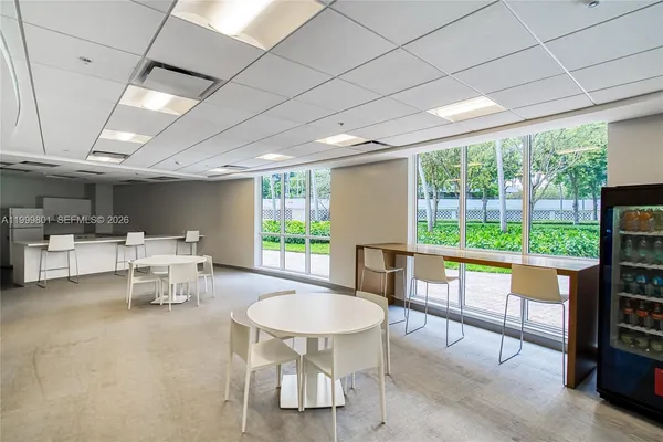 $3,000 | 600 Three Islands Boulevard, Unit 604, Hallandale Beach, FL 33009