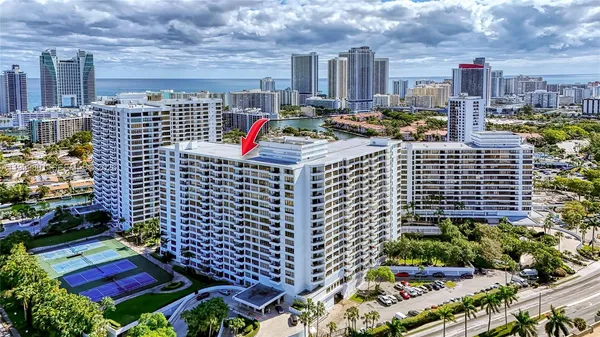 $3,000 | 600 Three Islands Boulevard, Unit 604, Hallandale Beach, FL 33009
