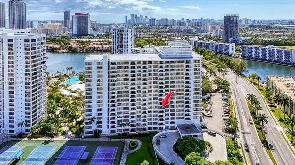 $3,000 | 600 Three Islands Boulevard, Unit 604, Hallandale Beach, FL 33009