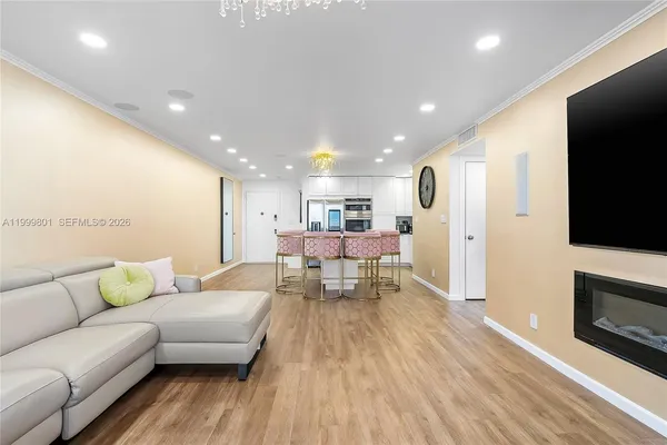 $3,000 | 600 Three Islands Boulevard, Unit 604, Hallandale Beach, FL 33009