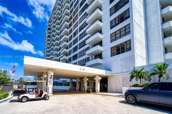 $3,000 | 600 Three Islands Boulevard, Unit 604, Hallandale Beach, FL 33009