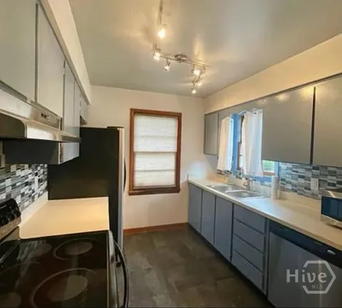 $1,795 | 1401 East 33rd Street, Savannah, GA 31404