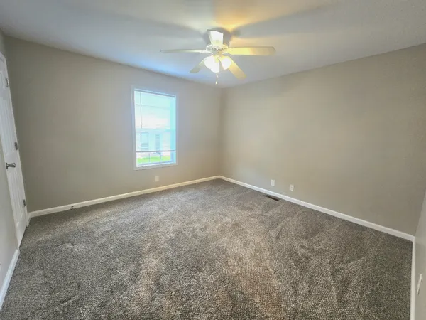 $975 | 252 Executive Avenue, Unit 2D, Clarksville, TN 37042