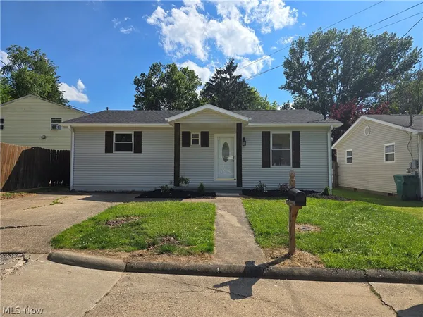 $179,000 | 1312 15th Street, Vienna, WV 26105