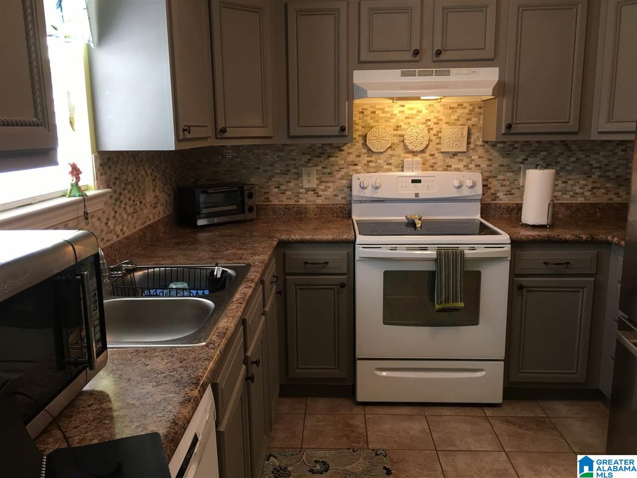 8356 Thomas Avenue Leeds, AL 35094 - Photo 4 of 17