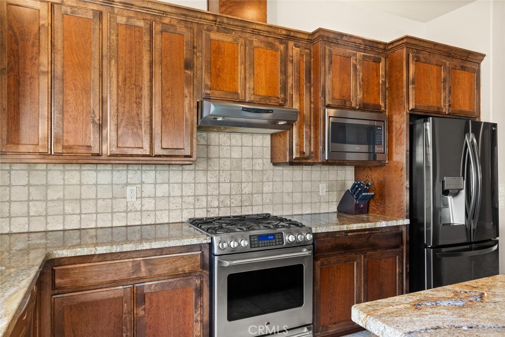 3368 Summit Ridge Terrace Chico, CA 95928 - Photo 8 of 43 Gas stovetop