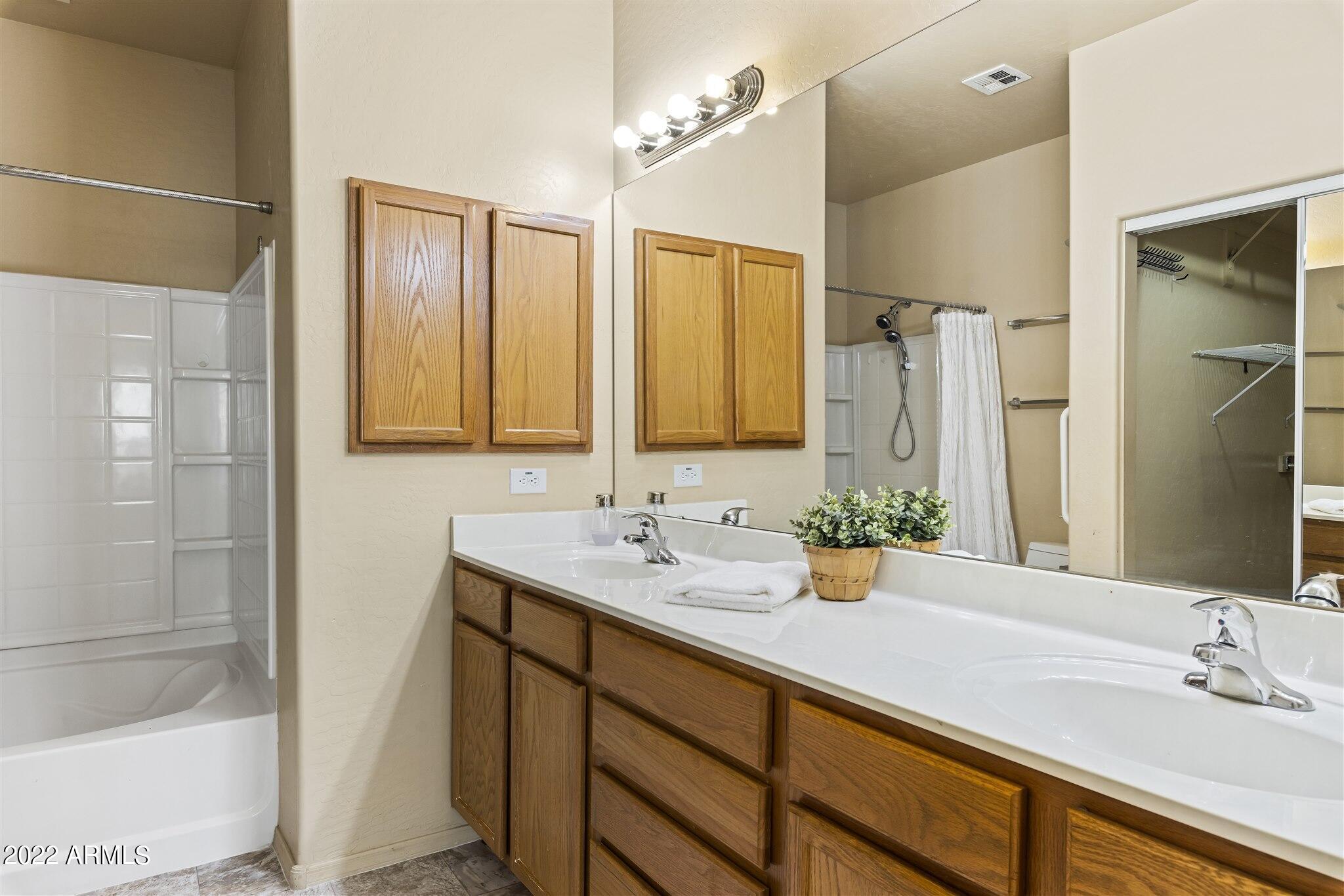 2565 South Signal Butte Road, Unit 31 Mesa, AZ 85209 - Photo 17 of 33 Master Bath