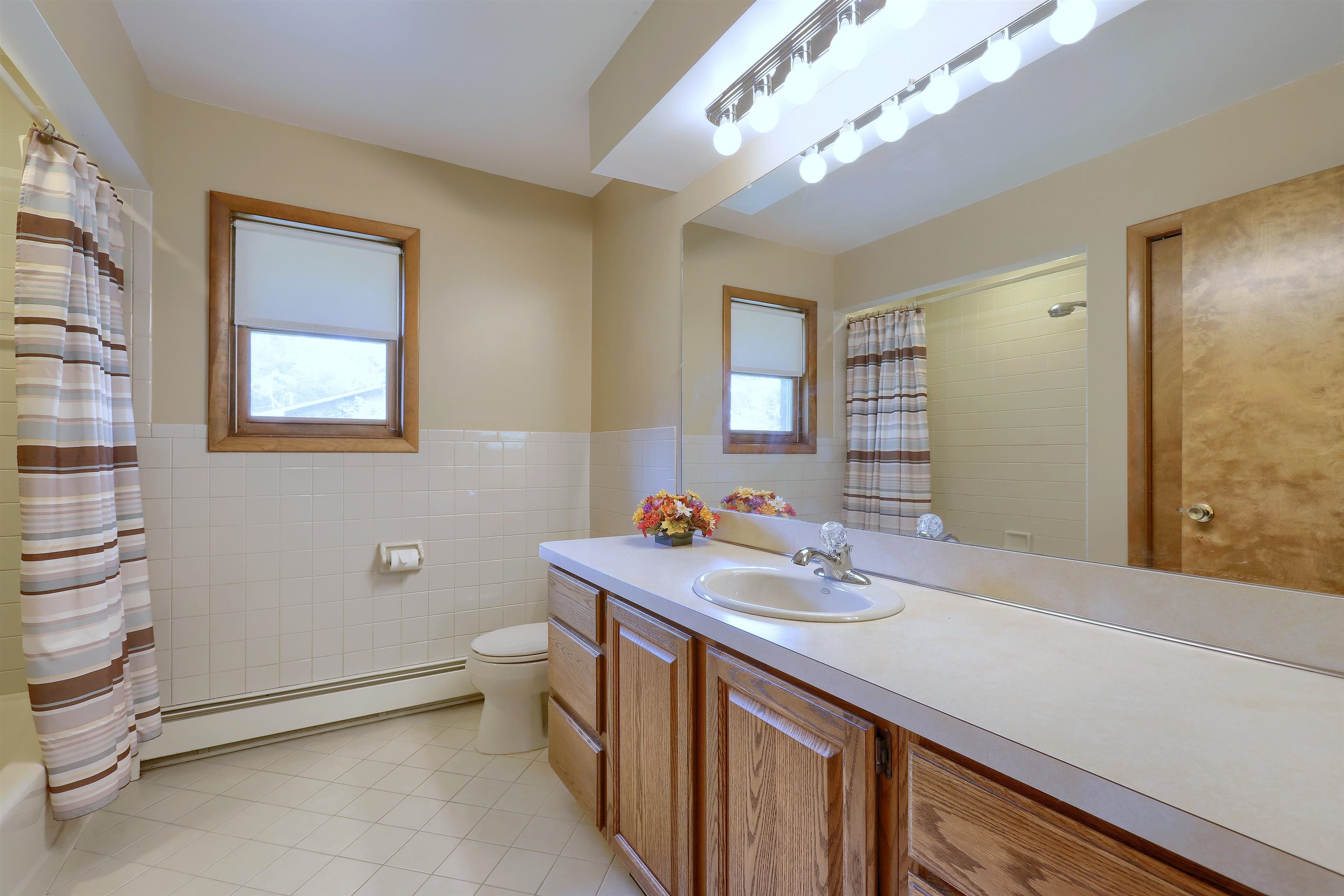 2734 East Wattles Road Troy, MI 48083 - Photo 30 of 44