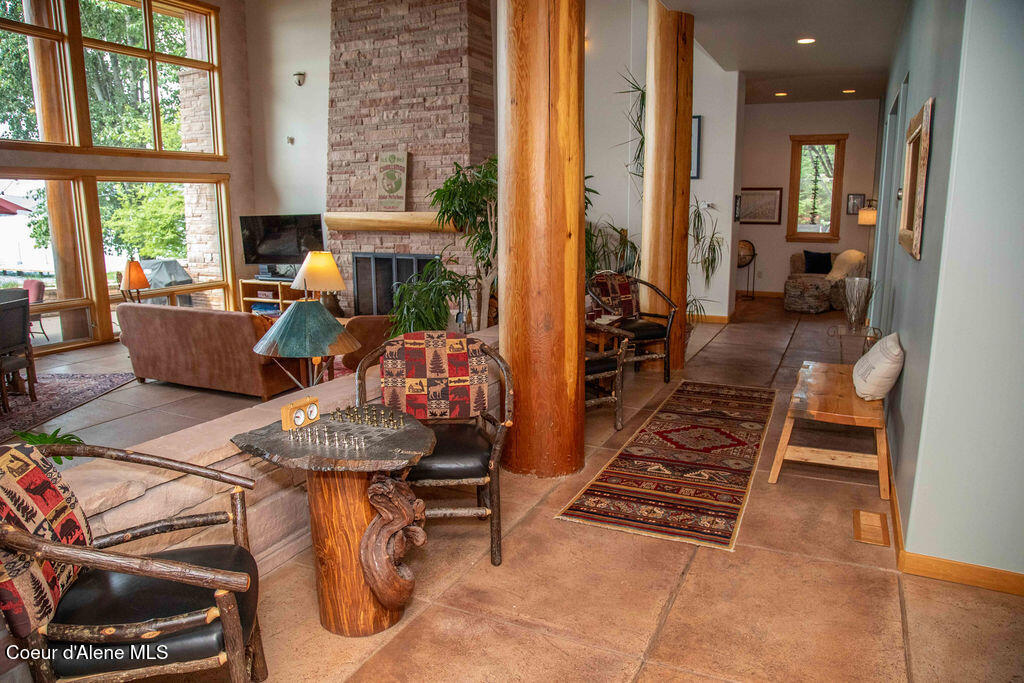 440 Pringle Hope, ID 83836 - Photo 10 of 46 Living Room and Hallway to the Main BR