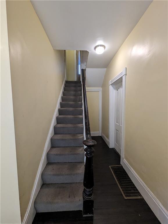 300 Jackson Street Rochester, PA 15074 - Photo 7 of 10 a view of entryway