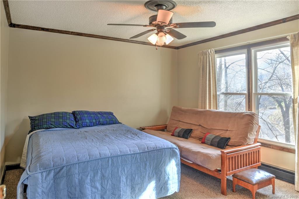 376 Roberts Hill Road Marshall, NC 28753 - Photo 11 of 29 Gallery Image 11