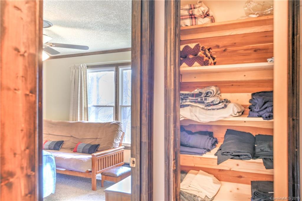 376 Roberts Hill Road Marshall, NC 28753 - Photo 12 of 29 Gallery Image 12