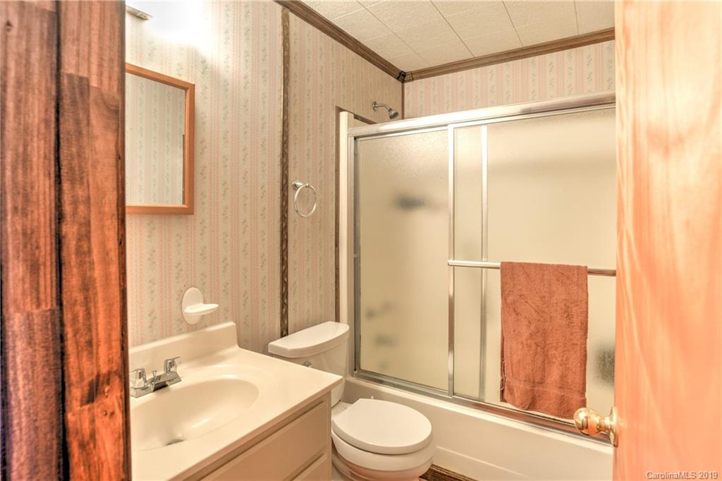 376 Roberts Hill Road Marshall, NC 28753 - Photo 13 of 29 Gallery Image 13