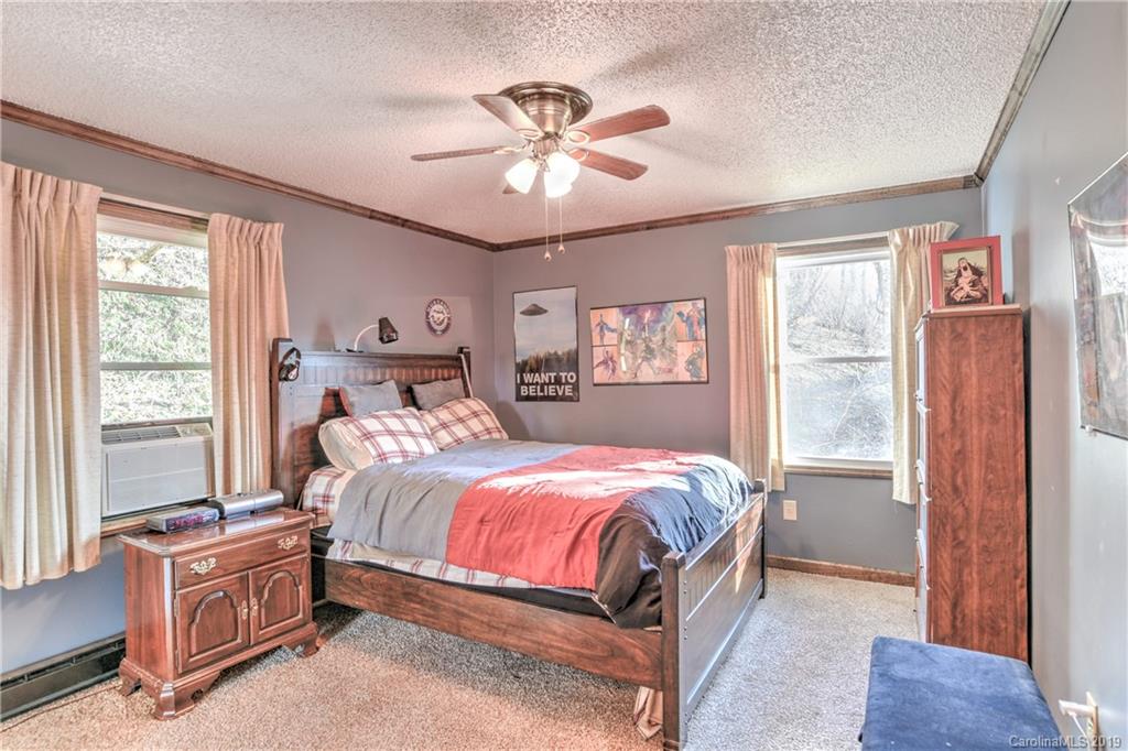 376 Roberts Hill Road Marshall, NC 28753 - Photo 14 of 29 Gallery Image 14