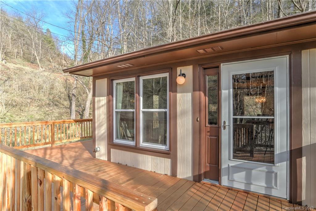 376 Roberts Hill Road Marshall, NC 28753 - Photo 3 of 29 Gallery Image 3