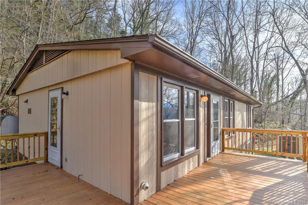 376 Roberts Hill Road Marshall, NC 28753 - Photo 4 of 29 Gallery Image 4