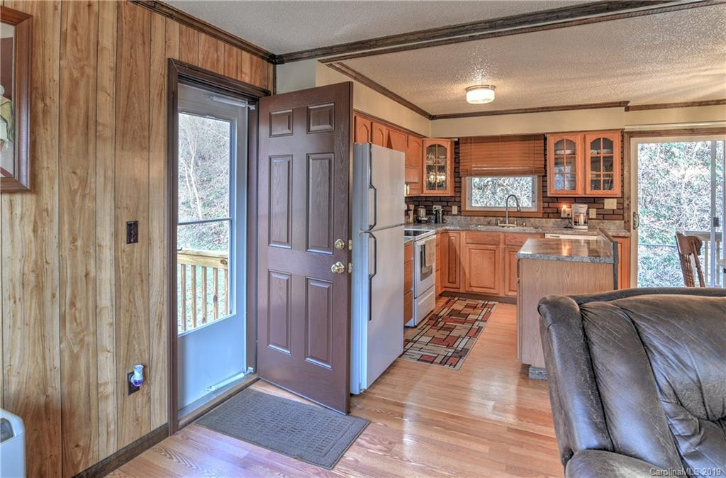 376 Roberts Hill Road Marshall, NC 28753 - Photo 5 of 29 Gallery Image 5