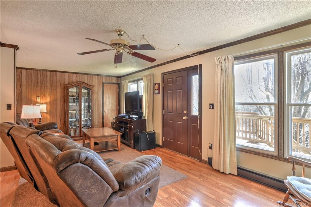 376 Roberts Hill Road Marshall, NC 28753 - Photo 6 of 29 Gallery Image 6