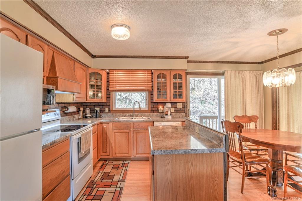 376 Roberts Hill Road Marshall, NC 28753 - Photo 8 of 29 Gallery Image 8