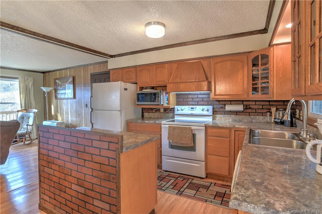 376 Roberts Hill Road Marshall, NC 28753 - Photo 9 of 29 Gallery Image 9
