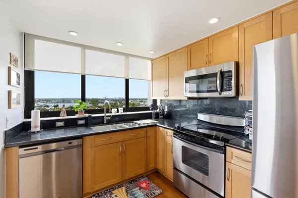 $4,250 | 1361 South Ocean Boulevard, Unit 808, Pompano Beach, FL 33062
