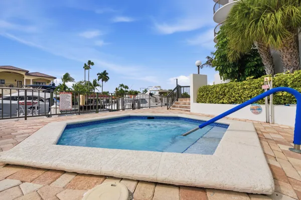 $4,250 | 1361 South Ocean Boulevard, Unit 808, Pompano Beach, FL 33062