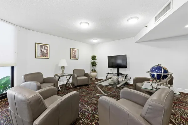 $4,250 | 1361 South Ocean Boulevard, Unit 808, Pompano Beach, FL 33062