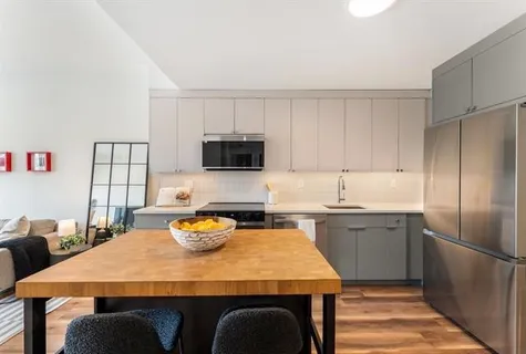 $2,600 | 857 Communipaw Avenue, Unit 206, Jersey City, NJ 07304