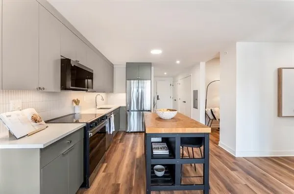 $2,600 | 857 Communipaw Avenue, Unit 206, Jersey City, NJ 07304