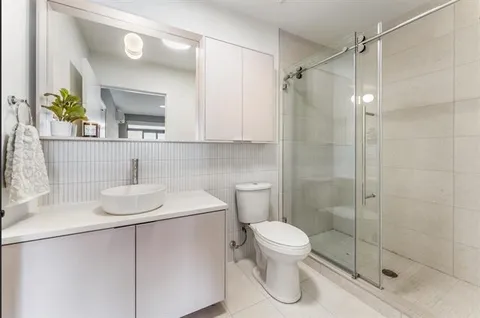 $2,600 | 857 Communipaw Avenue, Unit 206, Jersey City, NJ 07304