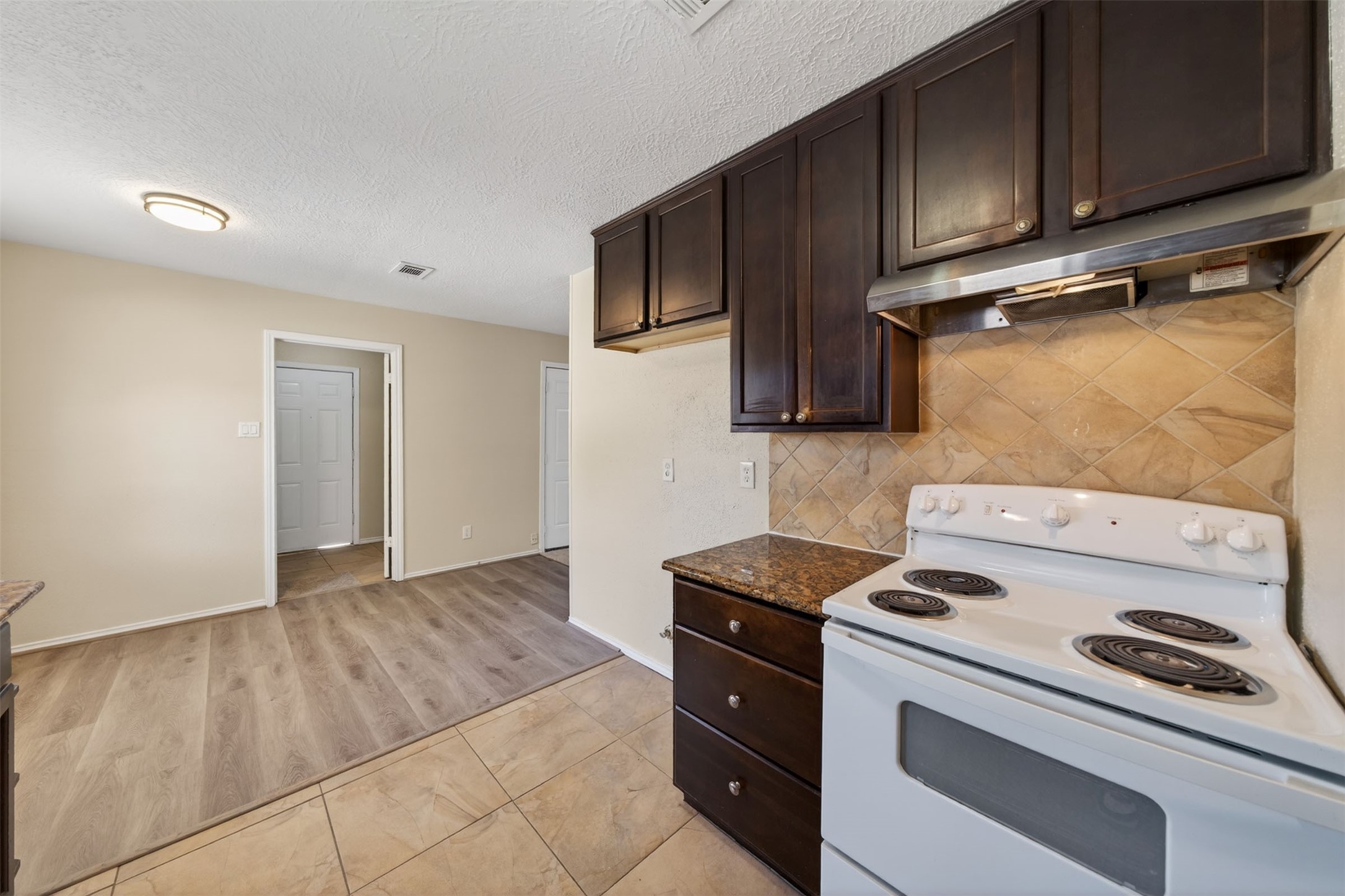 4538 Burkegate Drive Spring, TX 77373 - Photo 9 of 43