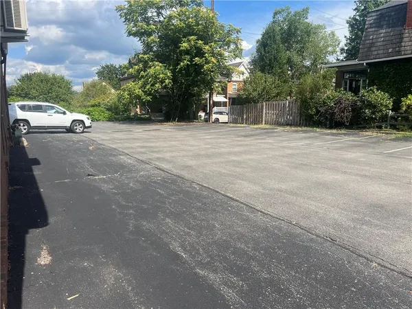 $1,450 | 4 Peartree Way, Beaver, PA 15009