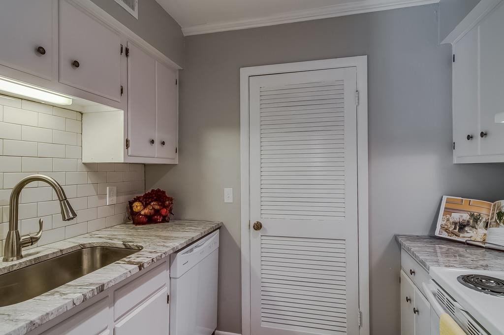 357 Summit Ridge Circle Nashville, TN 37215 - Photo 4 of 17