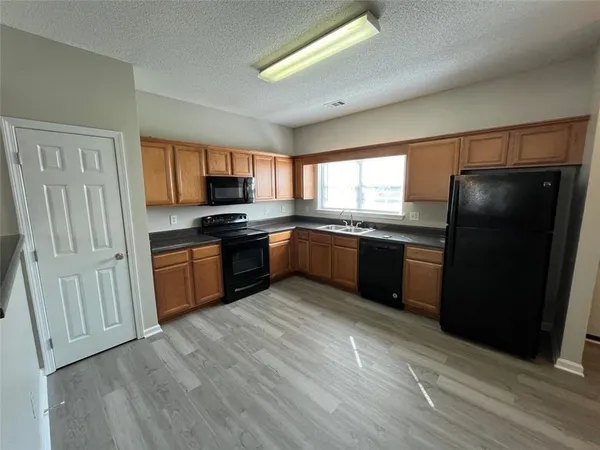 $195,000 | 11324 Michelle Way, Hampton, GA 30228