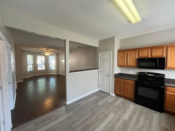 $195,000 | 11324 Michelle Way, Hampton, GA 30228