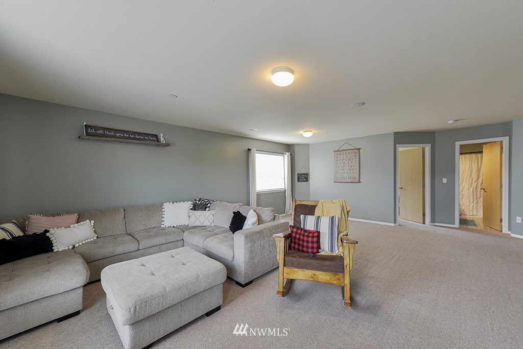 2275 Wallace Loop DuPont, WA 98327 - Photo 15 of 30 Gallery Image 15