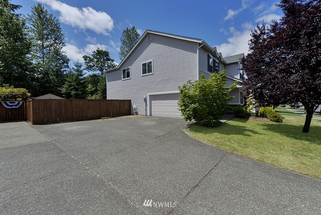 2275 Wallace Loop DuPont, WA 98327 - Photo 29 of 30 Gallery Image 29
