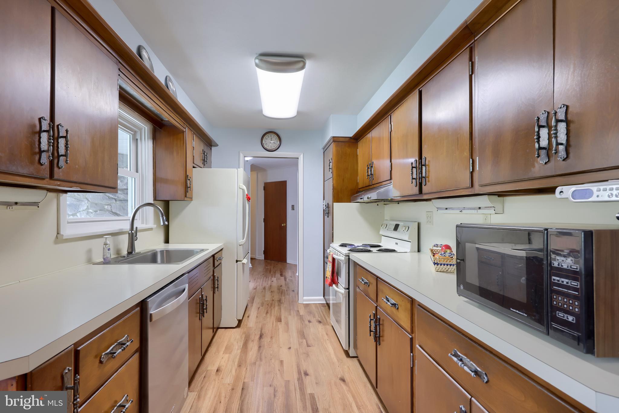 319 East Oregon Road Lititz, PA 17543 - Photo 13 of 68
