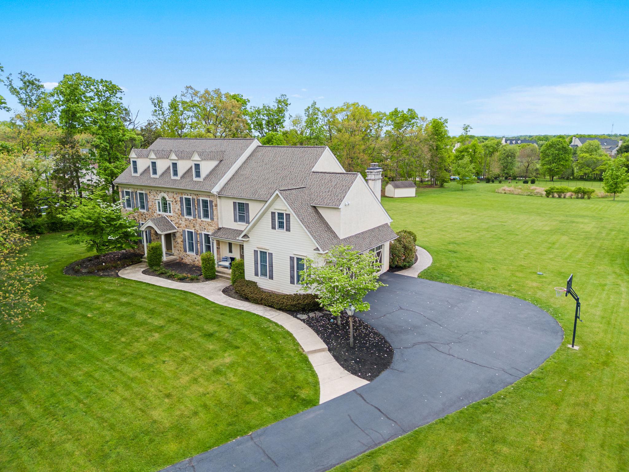 912 Ashbourne Way Schwenksville, PA 19473 - Photo 4 of 45 Your new Estate Awaits!