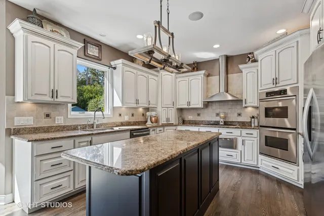 $749,900 | 15610 116th Avenue, Orland Park, IL 60467