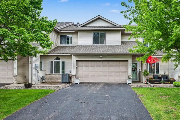 $260,000 | 1106 Crystal Place West, Chaska, MN 55318