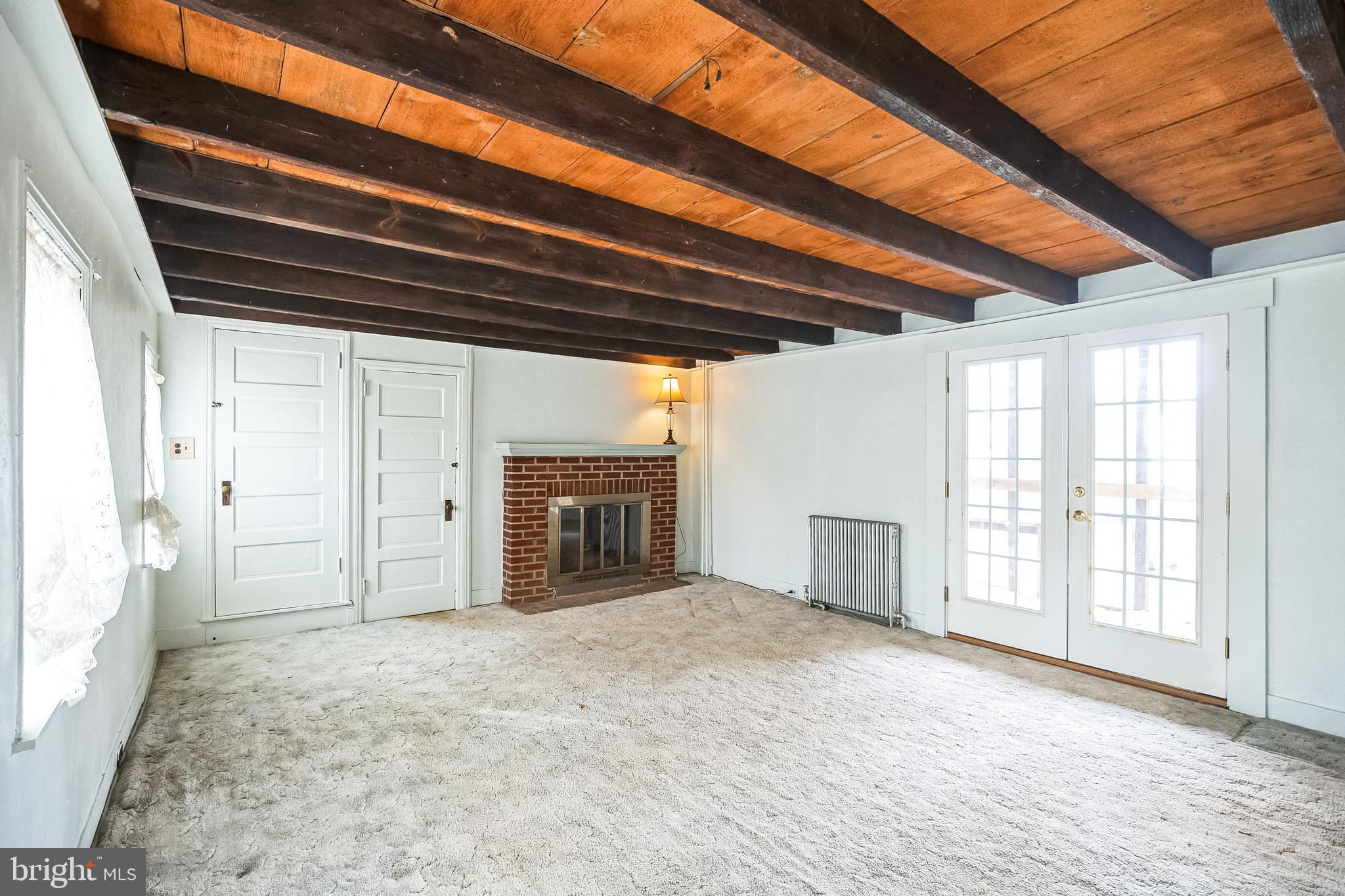 255 Rich Hill Road Sellersville, PA 18960 - Photo 6 of 31 Living Room