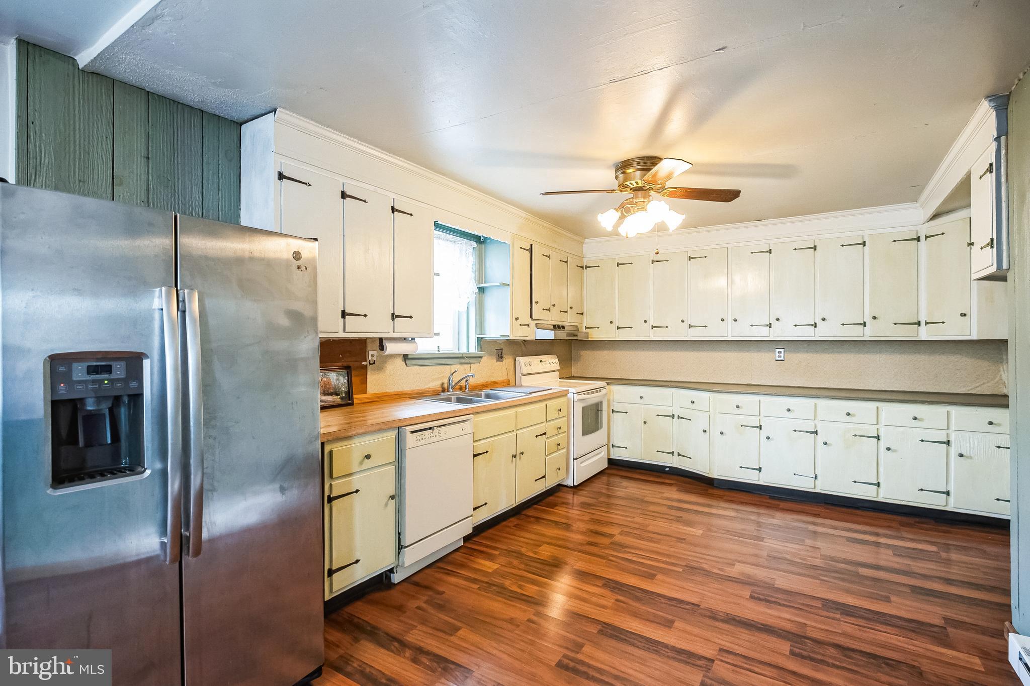 255 Rich Hill Road Sellersville, PA 18960 - Photo 9 of 31 Kitchen