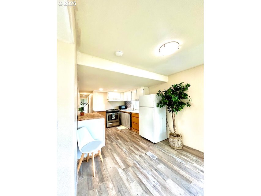 34956 Seavey Loop Road, Unit 38 Eugene, OR 97405 - Photo 12 of 16 Gallery Image 12