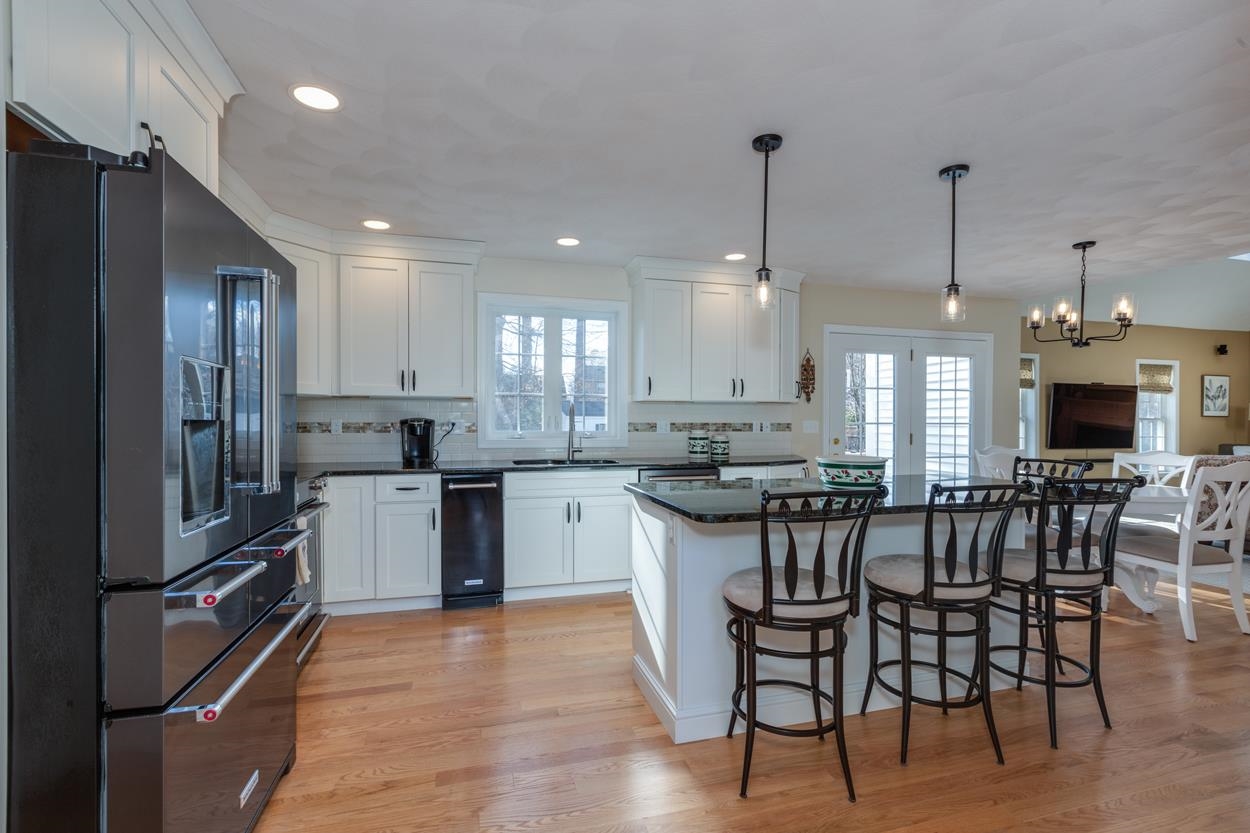 9 Equestrian Road Salem, NH 03079 - Photo 26 of 40