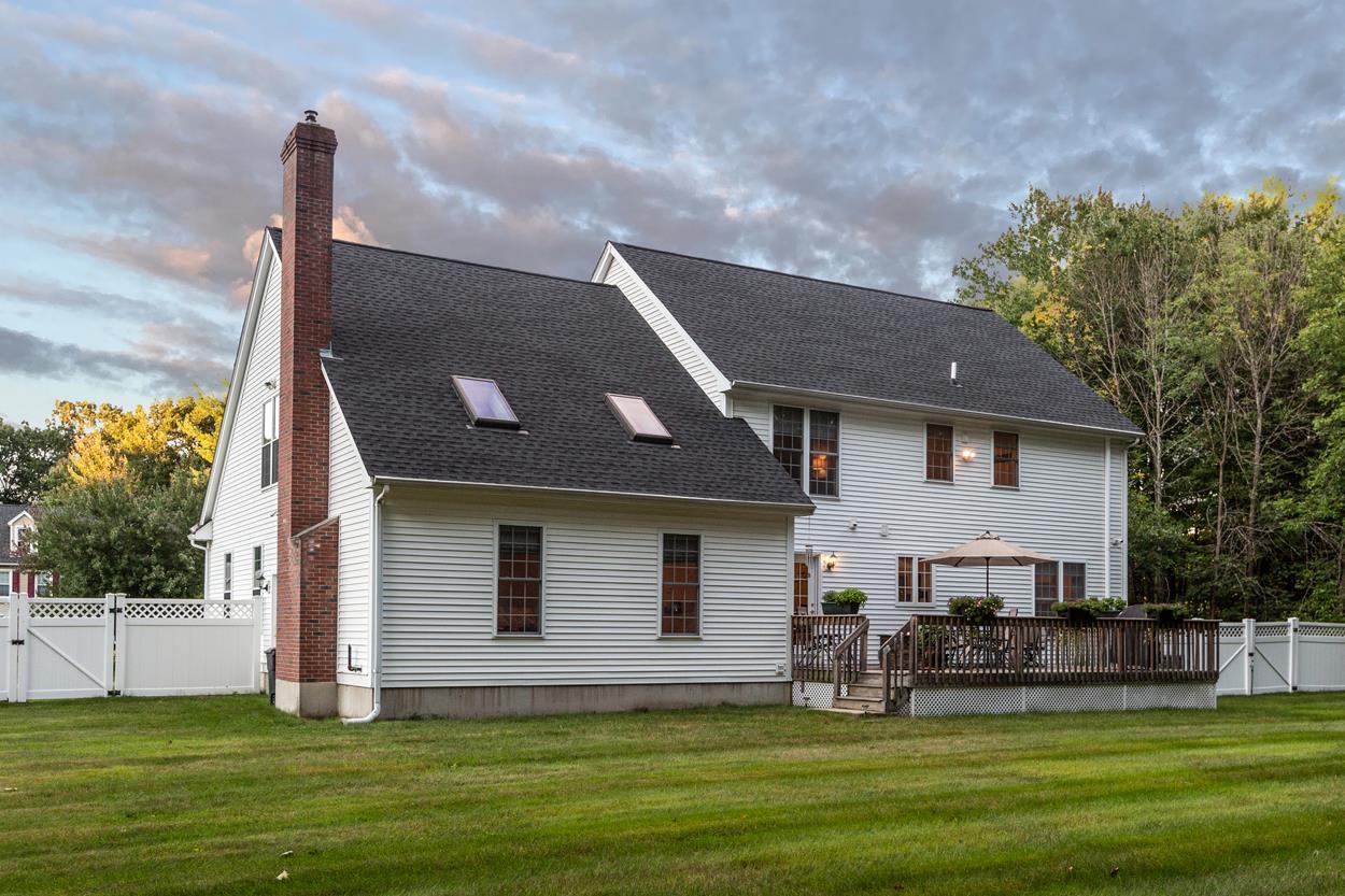 9 Equestrian Road Salem, NH 03079 - Photo 6 of 40